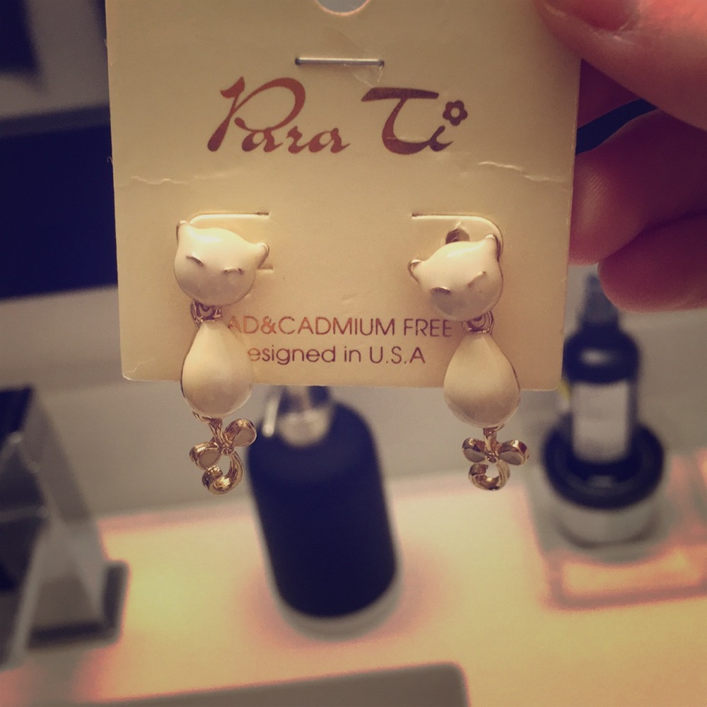 Dangle earrings
